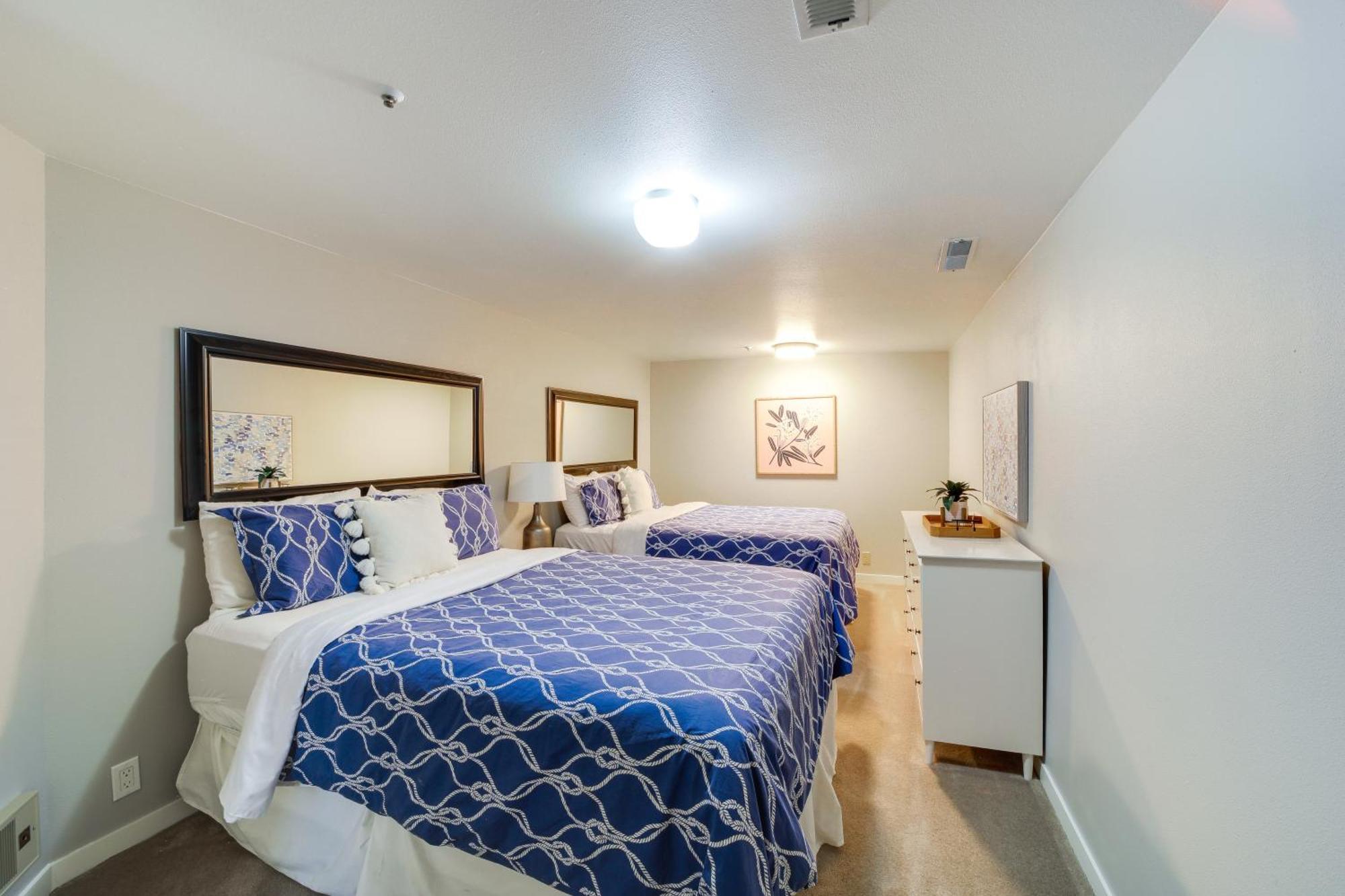 Beautiful Condo With Balcony On Lake Chelan! ภายนอก รูปภาพ